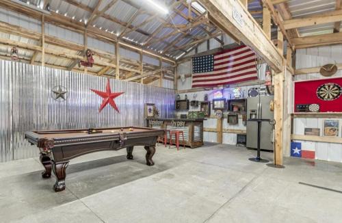 Cottontown House | The Log Palace Private Guest Suite