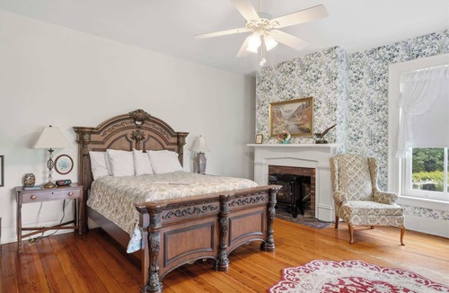 Dublin Bed & Breakfast | The Magill Suite Historic Rockwood Manor