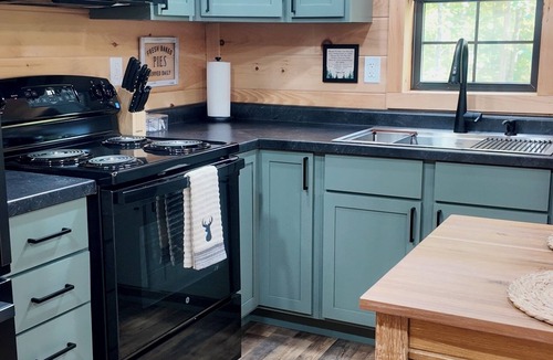 Huntsville Cabin | The Magnolia Cabin, Cabin #4