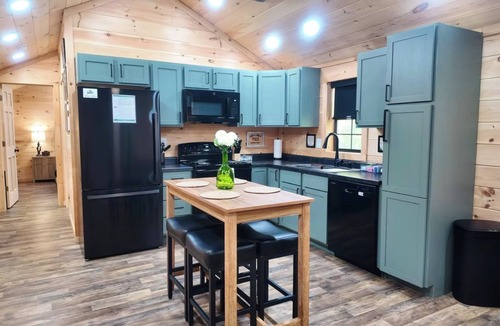 Huntsville Cabin | The Magnolia Cabin, Cabin #4