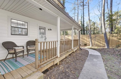 Matthews House | The Matthews Stay | Renovated Home | Pet-Friendly
