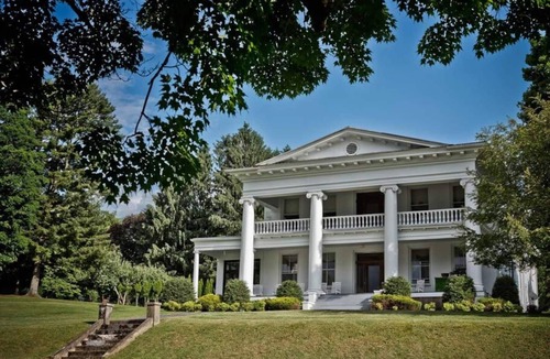 Tazewell House | The Nicketti Johnston Room