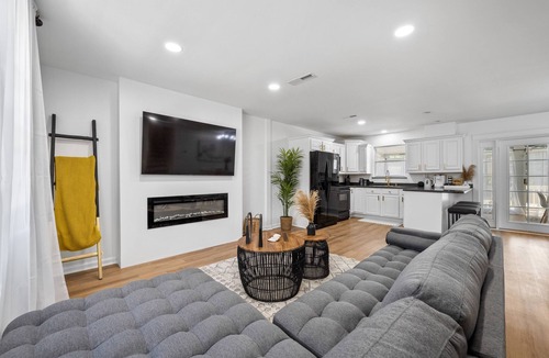 St. Johns Bluff House | The Oasis Retreat Jax II Villa w/pool!!