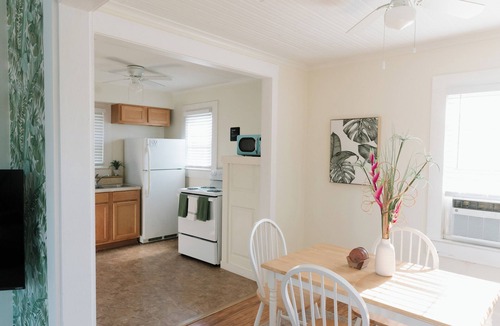 Downtown House | The Palm House- Downtown Pensacola