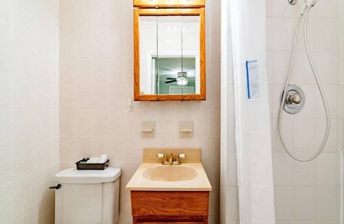 Downtown Boca Grande Historic District House | The Palmetto Inn - Snook - 1 Bedroom Queen Suite