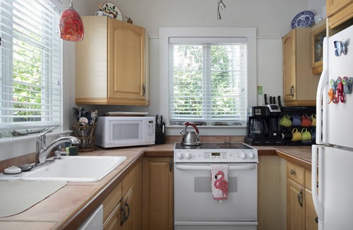 The Meadows House | The Palms -3 bedroom 2 bath home in The Meadows w/pool oasis & guest cottage