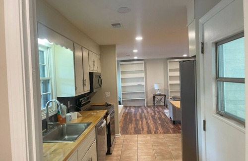 Tuscaloosa Apartment | The Peach Grove Pad