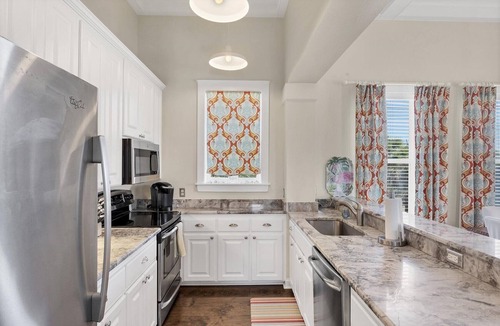 Palm Island House | The perfect Beach Cottage getaway!