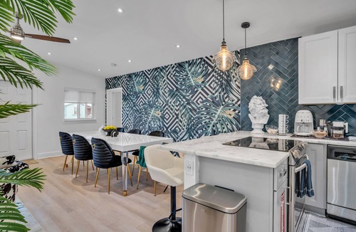 Lake Ridge House | The Playful Oasis
