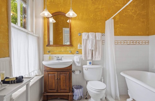 Dublin Bed & Breakfast | The Porterfield Suite Historic Rockwood Manor