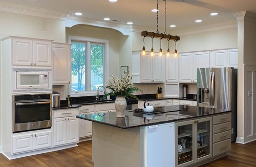 Paducah House | The Respite Boutique Hotel, Mockingbird B - Queen Suite