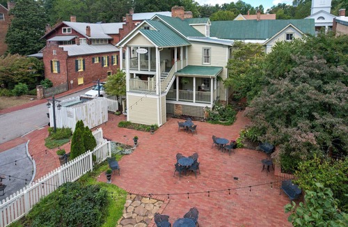 Jonesborough House | The Russell Room at The Historic Eureka Inn and Event Center