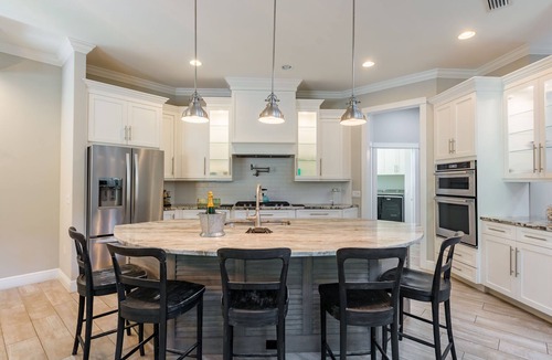 Bay Isle House | The Seagrape Villa -Family Friendly- Luxury Accommodation in Paradise