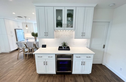 Poinsettia Heights House | The Snowbird - Heated Pool 10 minutes from the beach!