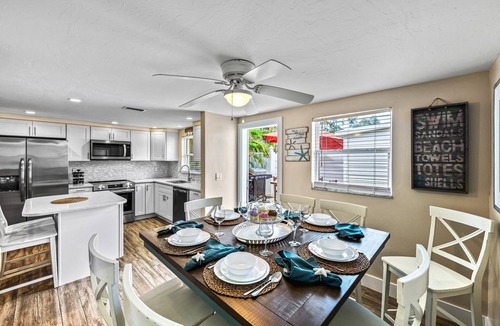 Siesta Key House | The Solaster | Pet Friendly Home on Siesta Key w/2 Heated Pools, Walk to Beach & South Village!