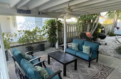 Pass-a-Grille House | The StarFish Bungalow 1B/1B