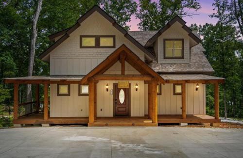 West Union House | The Starling Bear Den on Lake Keowee