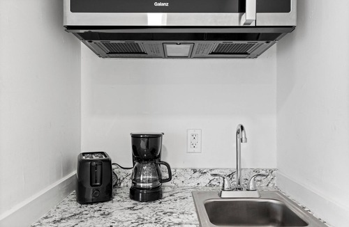 South Miami Apartment | The Sunset Inn-South Miami