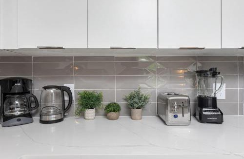 Charlotte Center City Apartment | The Tar Heel - Stylish 4BR with City Views - Free Parking - Gym - Pet-Friendly