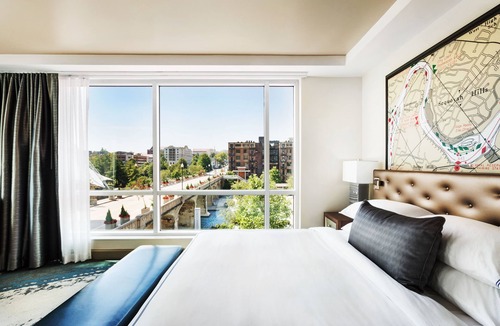 Downtown Knoxville Hotel | THE TENNESSEAN Hotel