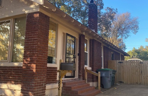 Cooper-Young Historic District House | The Tiger Den - No fees! Cooper-Young District. Safe & ideal location