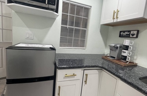 Altamonte Springs Bed & Breakfast | The Tiny Cottage in The Springs