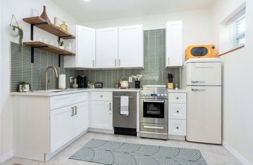 Gulfport Apartment | The Tiny Mockingbird Bungalow! 1 bed/1 bath, min. to St. Pete beaches