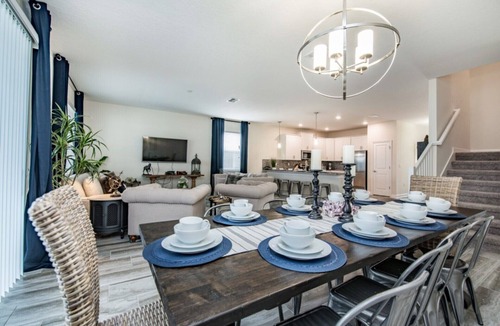 Davenport House | The Ultimate Guide to Renting Your 5 Star Villa on Champions Gate Resort, Orlando Mansion 1817
