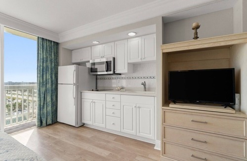 Ortona Park Apartment | The Viewpoint | Ocean & City Views | 8th Floor