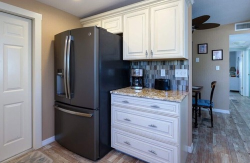 Bayshore Gardens House | The Water's Edge in Bradenton