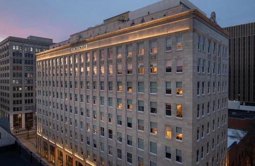 Downtown Chattanooga Hotel | The Waymark Chattanooga, Tapestry Collection By Hilton