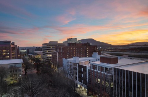 Downtown Chattanooga Hotel | The Waymark Chattanooga, Tapestry Collection By Hilton