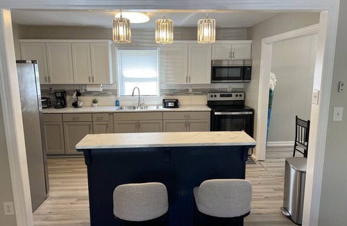 Winston - Salem House | The Welcoming Winston | 3BR Cozy Home & Pool Table