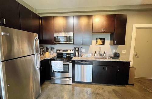 Roanoke Apartment | The West End Flats