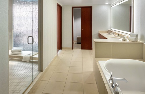 Downtown Memphis Hotel | The Westin Memphis Beale Street