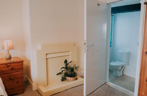 Devizes Bed & Breakfast | The White Bear