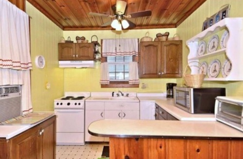 Colington Cottage | The WHITEHOUSE. Located at Kill Devil Hills on the Outer Banks of North Carolina