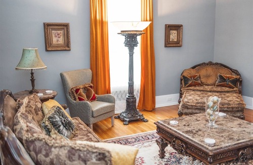 Anderson House | The Wilhite House- Downtown | 3 Bed, 4 Bath