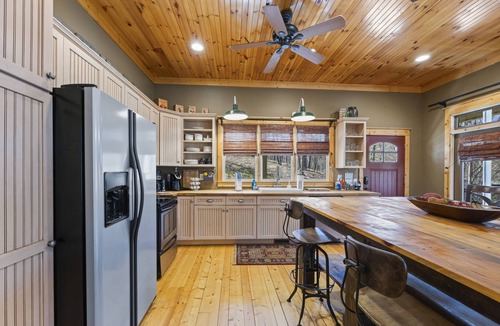 Lavonia House | The Willow Lake House