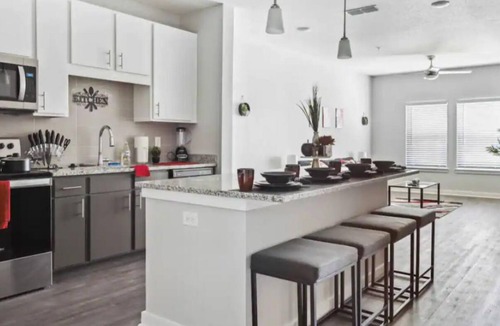 Doctors Inlet Apartment | This is a stylish apt1/bedroom pool/workout , free WiFi , many Great amenities