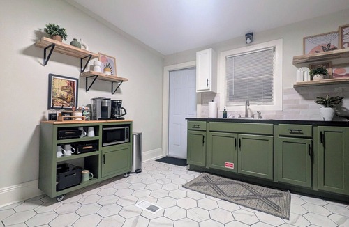 Tallahassee House | Three Bedroom. Outdoor Space. Game Room. Walk to Doak and College Town.