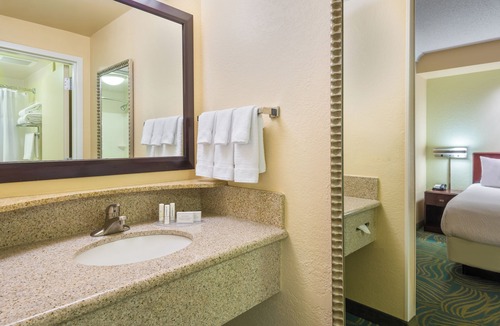Biggar House | Three Convenient Room | Close to Gulf Coast Town Center | Enjoy Free Parking