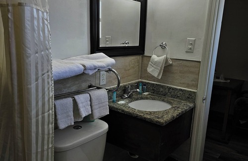 Titusville Hotel | Three Oaks Motel