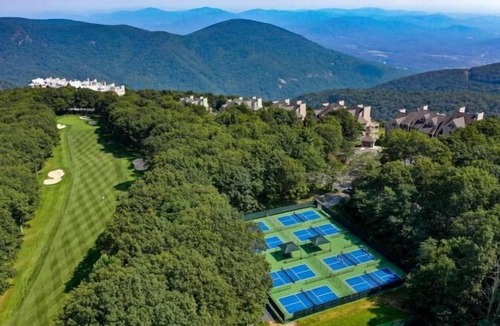 Chestnut Springs Condo | Three Ridges 05 With Wintergreen Advantage
