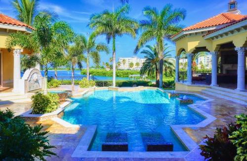 Tierra Verde House | Tierra Verde St Petersburg Waterfront Mansion Estate 5BdRm