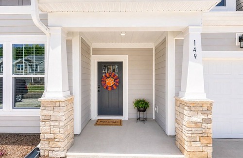 Central House | Tiger Touchdown Townhome near Patrick Square