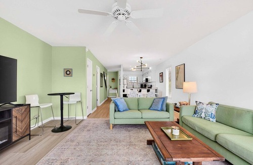 Holden Beach House | Times Like These/256A Brunswick Ave West
