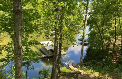 Winchester House | Tims Ford Lake 6BR Private dock near Twin Creeks