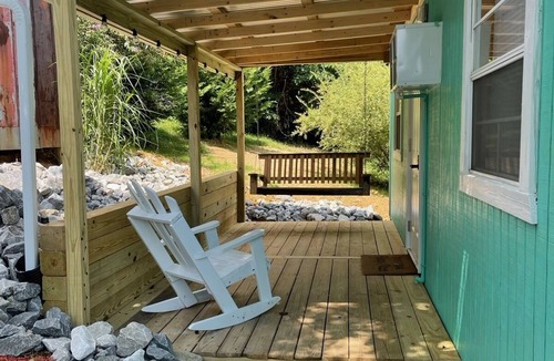 Burkesville House | Tiny house with deck and swing