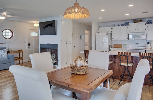 Ochlockonee Bay House | Tiny Tides Waterfront Cottage